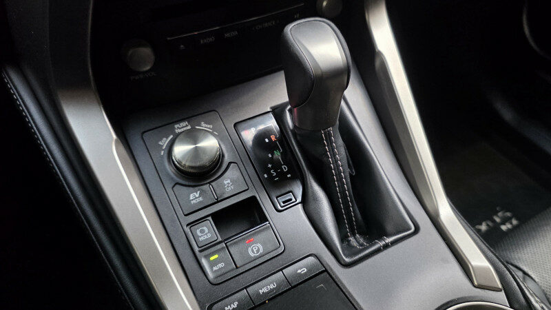 LEXUS NX