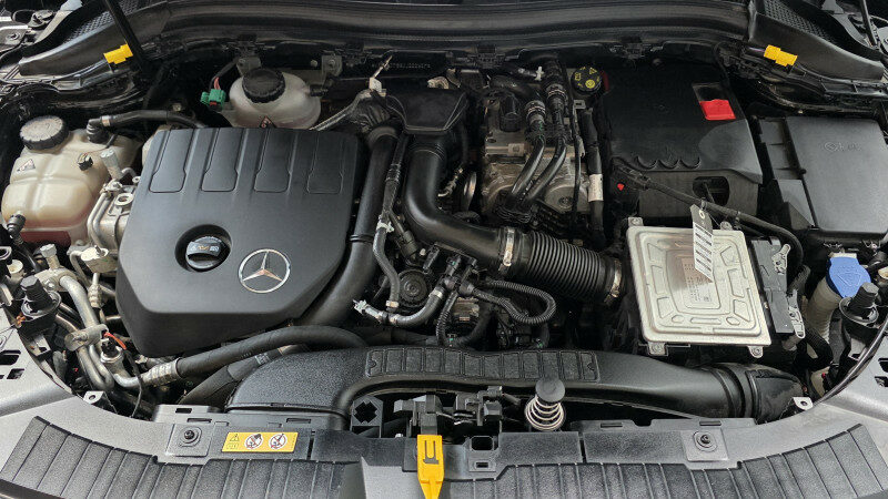 MERCEDES GLA