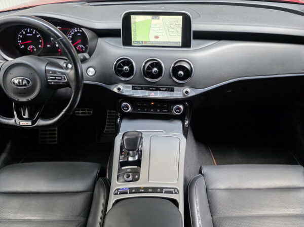 KIA STINGER