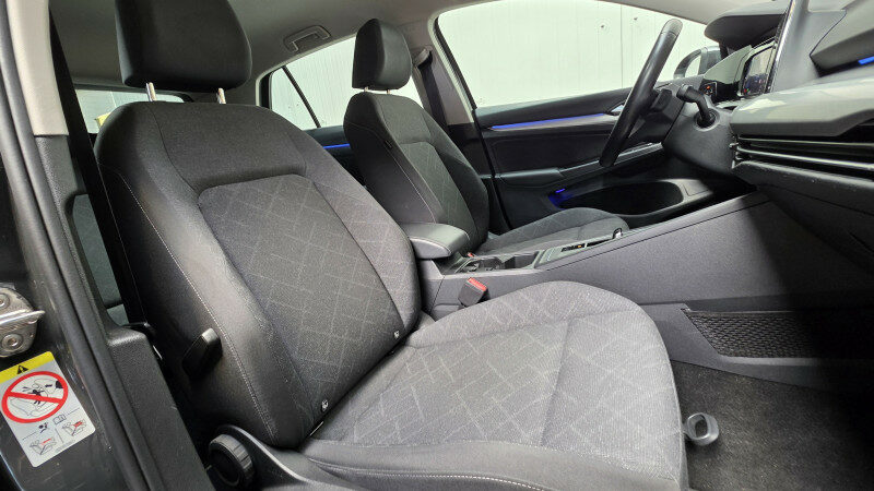 VOLKSWAGEN GOLF VIII