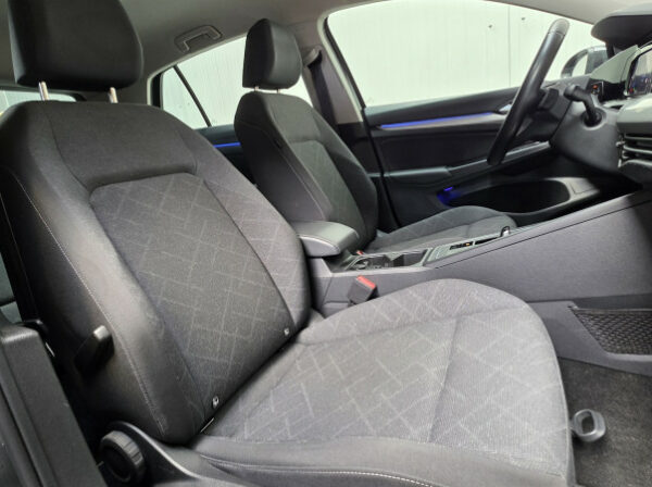 VOLKSWAGEN GOLF VIII