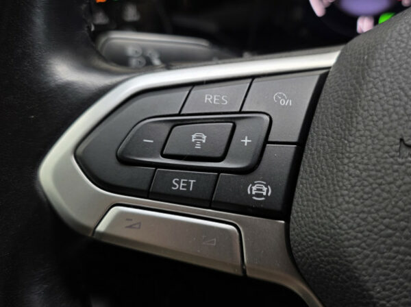 VOLKSWAGEN GOLF VIII