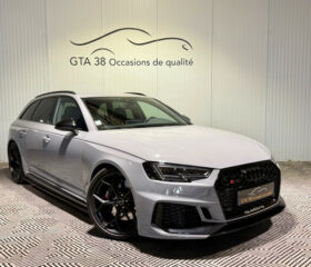 AUDI RS4 AVANT
