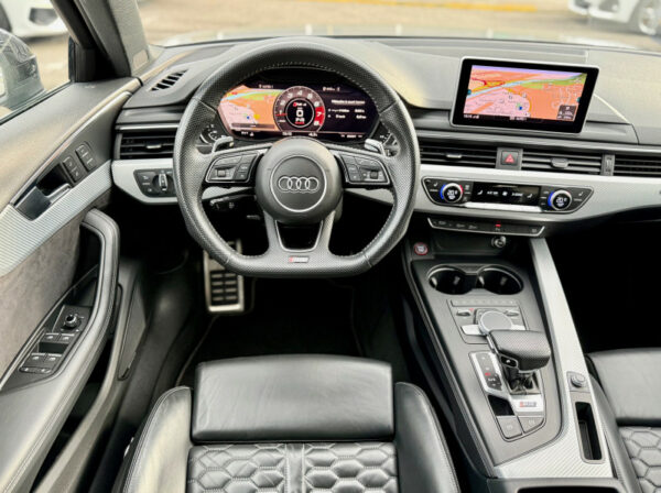 AUDI RS4 AVANT
