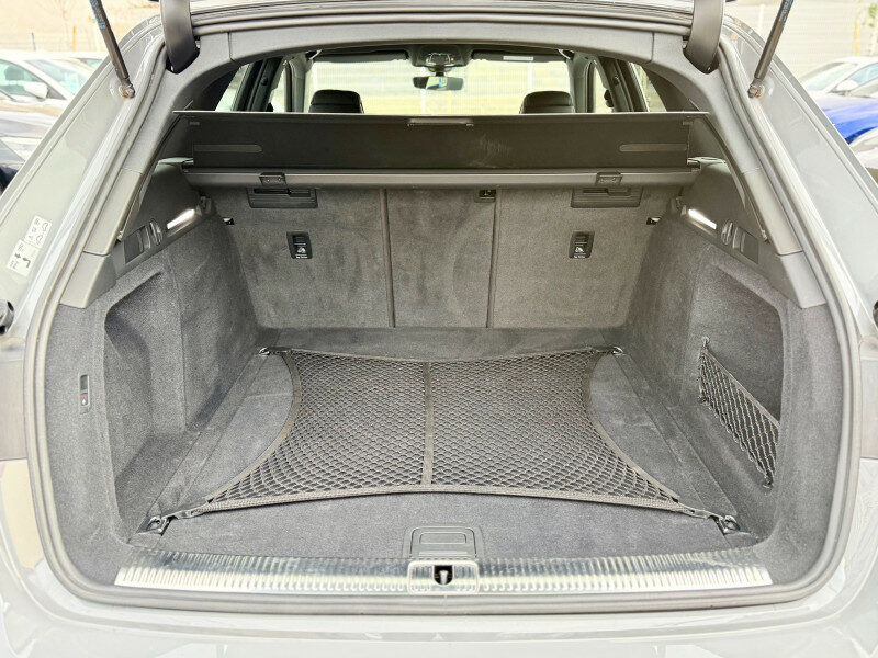 AUDI RS4 AVANT