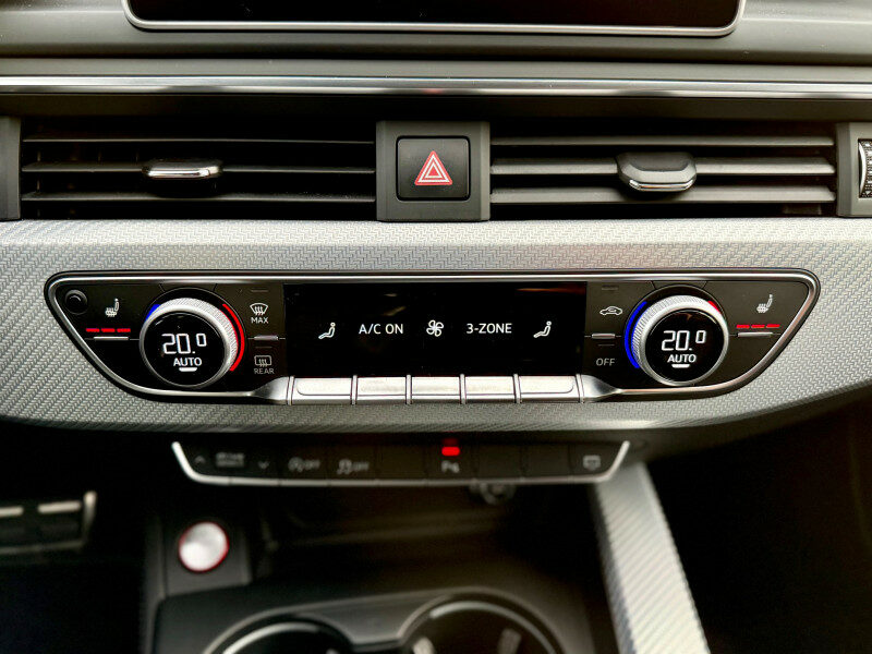 AUDI RS4 AVANT