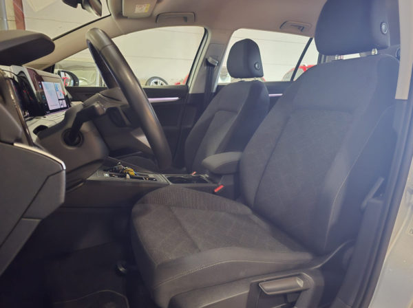 VOLKSWAGEN GOLF VIII SW