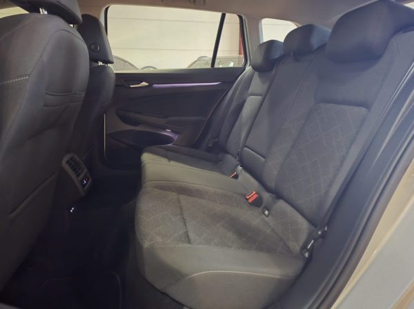 VOLKSWAGEN GOLF VIII SW