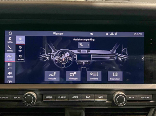 PORSCHE MACAN