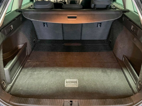 VOLKSWAGEN PASSAT SW