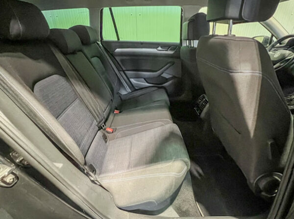 VOLKSWAGEN PASSAT SW
