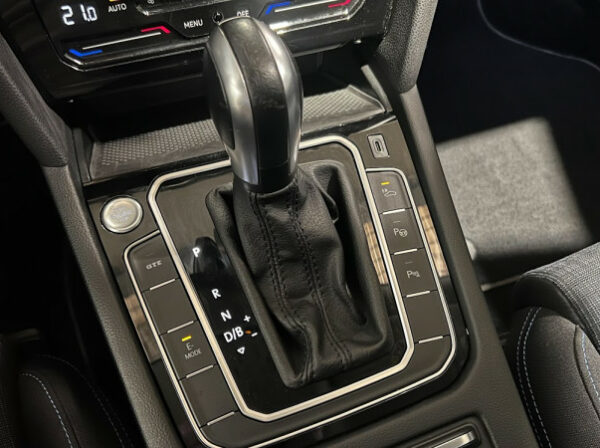VOLKSWAGEN PASSAT SW