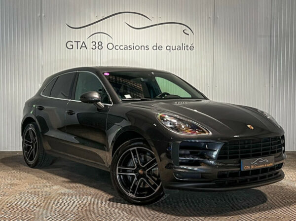 PORSCHE MACAN