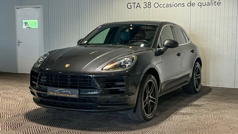 PORSCHE MACAN