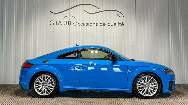 AUDI TT
