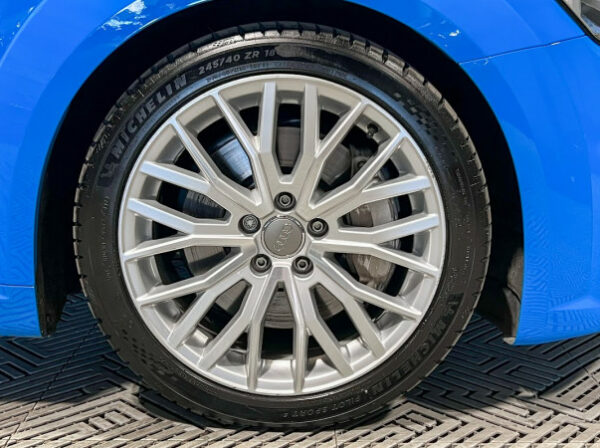 AUDI TT