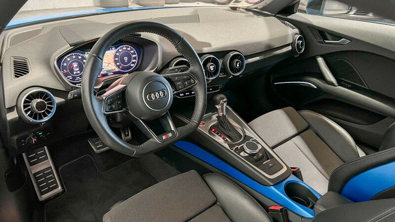 AUDI TT
