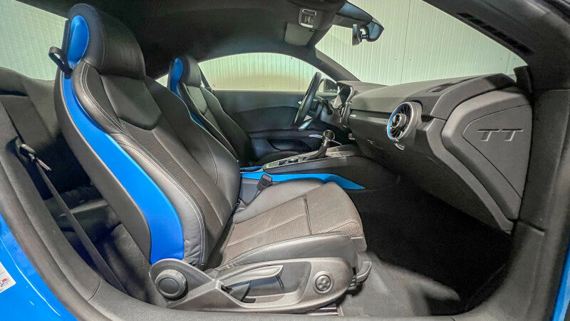 AUDI TT