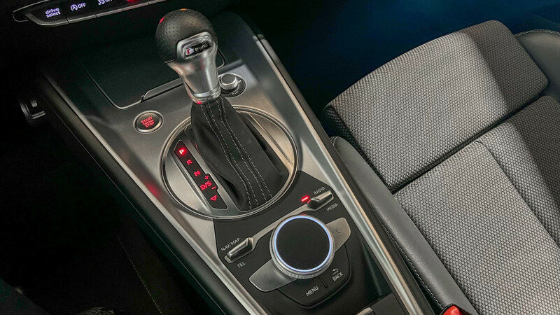 AUDI TT