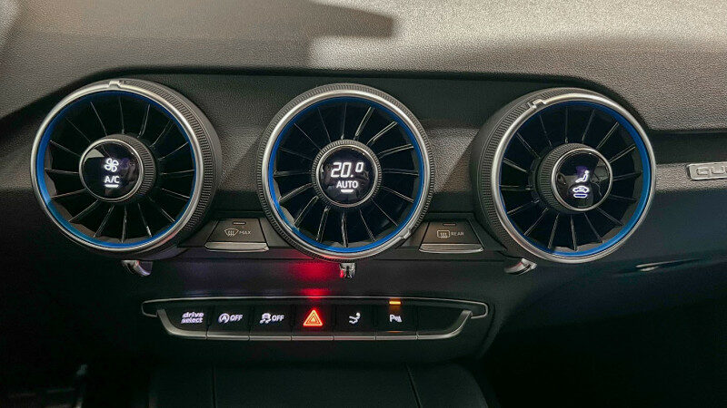 AUDI TT