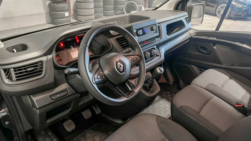 RENAULT TRAFIC III COMBI
