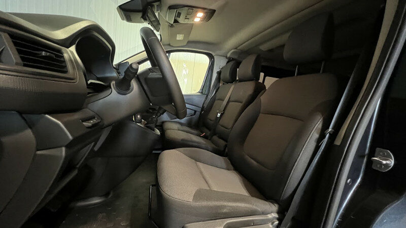 RENAULT TRAFIC III COMBI