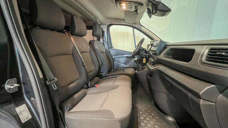RENAULT TRAFIC III COMBI