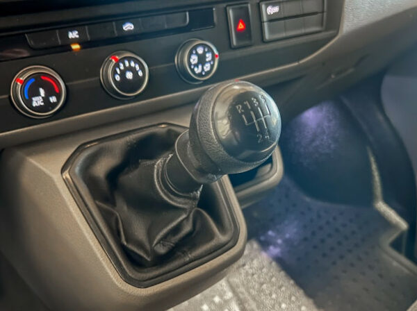 VOLKSWAGEN TRANSPORTER FG