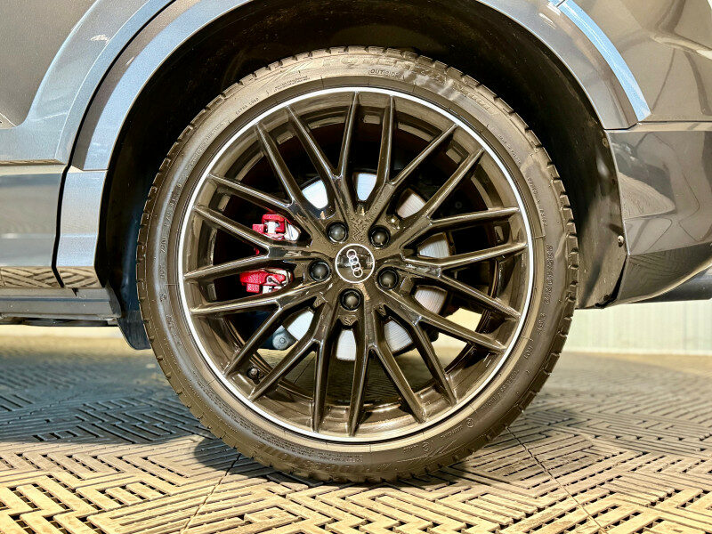 AUDI SQ2