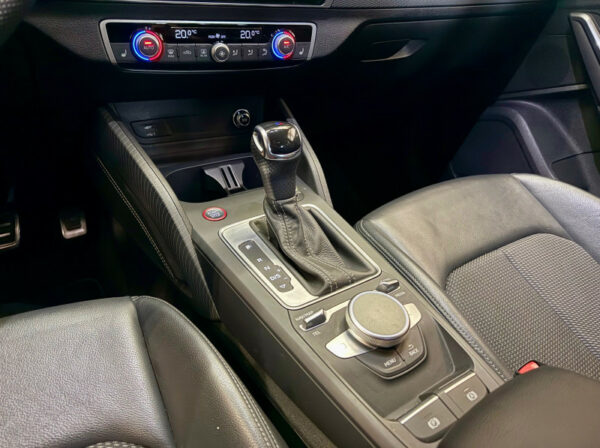 AUDI SQ2