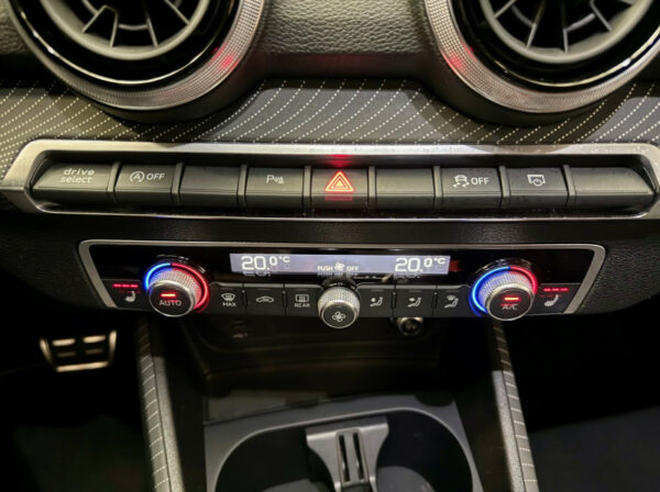 AUDI SQ2