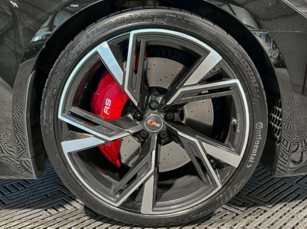 AUDI RS6 AVANT