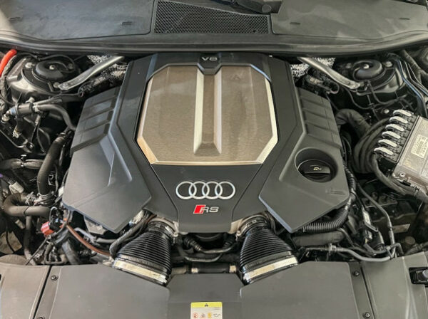 AUDI RS6 AVANT