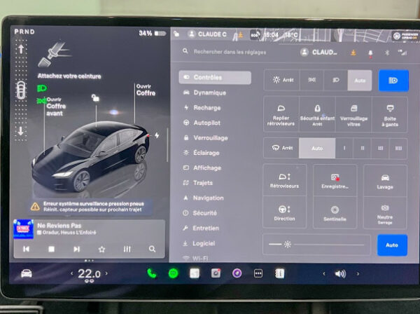 TESLA MODEL 3