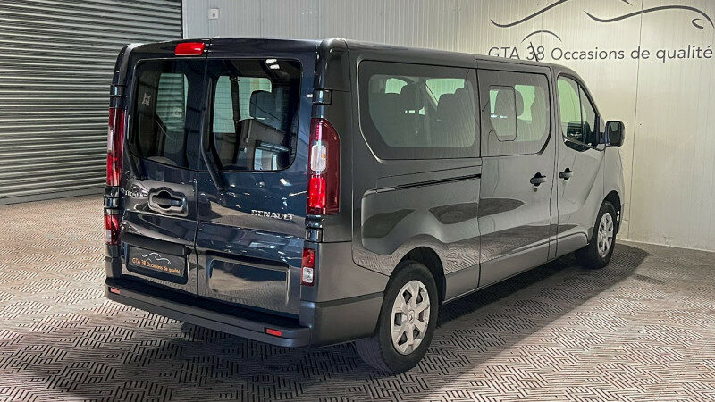 RENAULT TRAFIC III COMBI