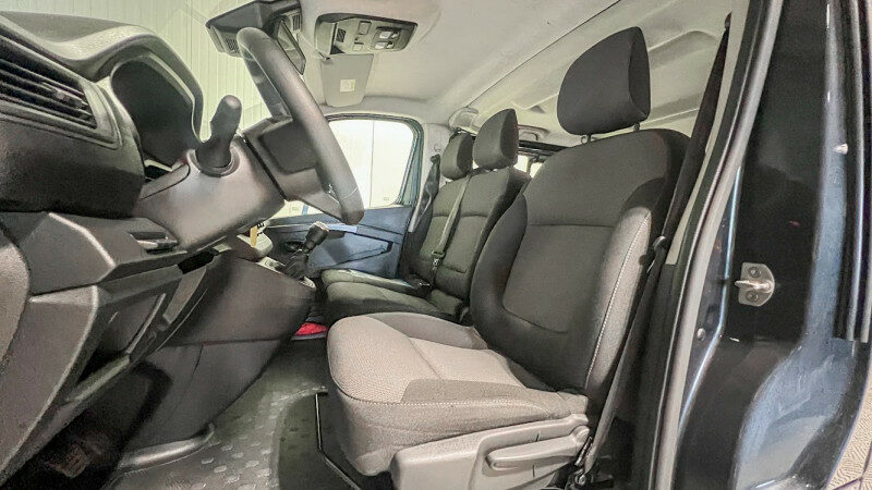 RENAULT TRAFIC III COMBI