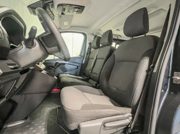 RENAULT TRAFIC III COMBI
