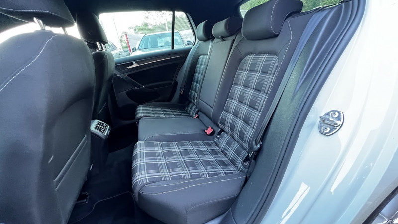 VOLKSWAGEN GOLF VII