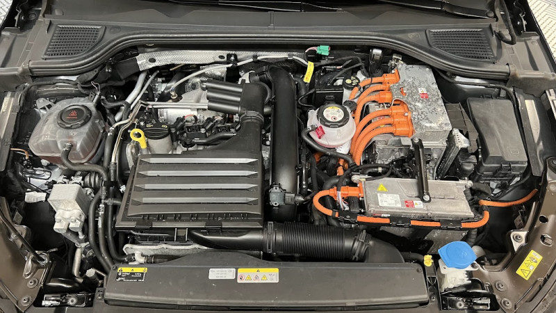 VOLKSWAGEN GOLF VIII