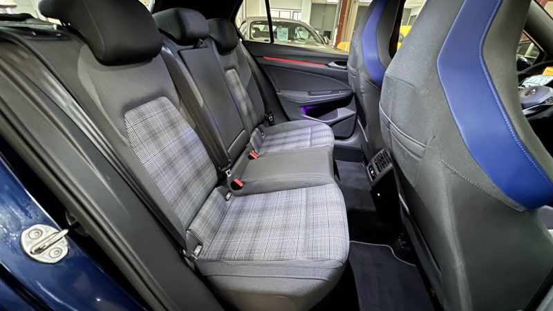 VOLKSWAGEN GOLF VIII
