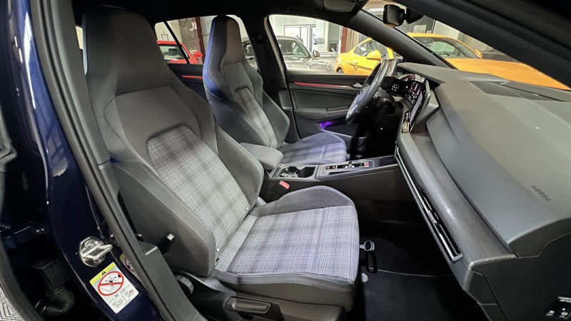 VOLKSWAGEN GOLF VIII