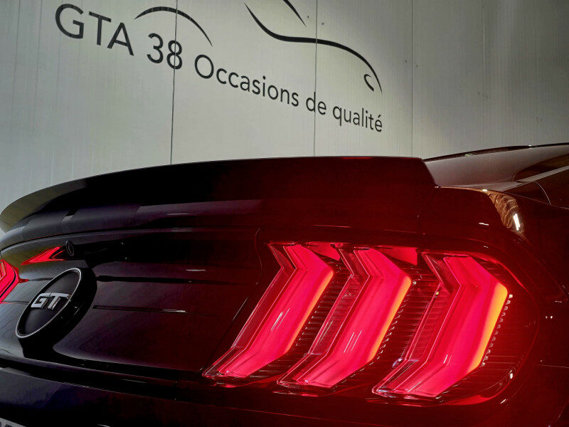 FORD MUSTANG FASTBACK