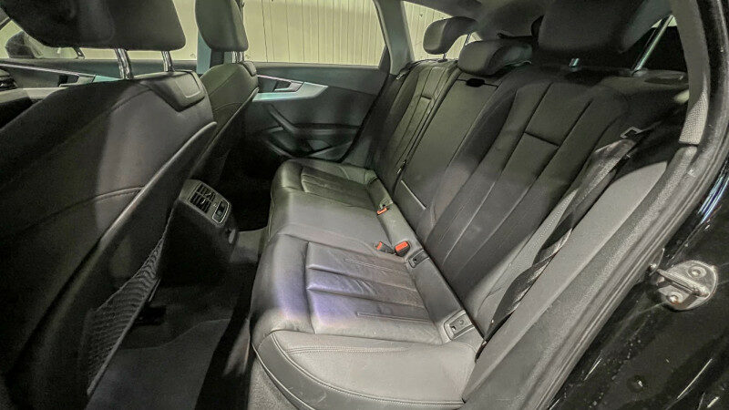 AUDI A4 AVANT