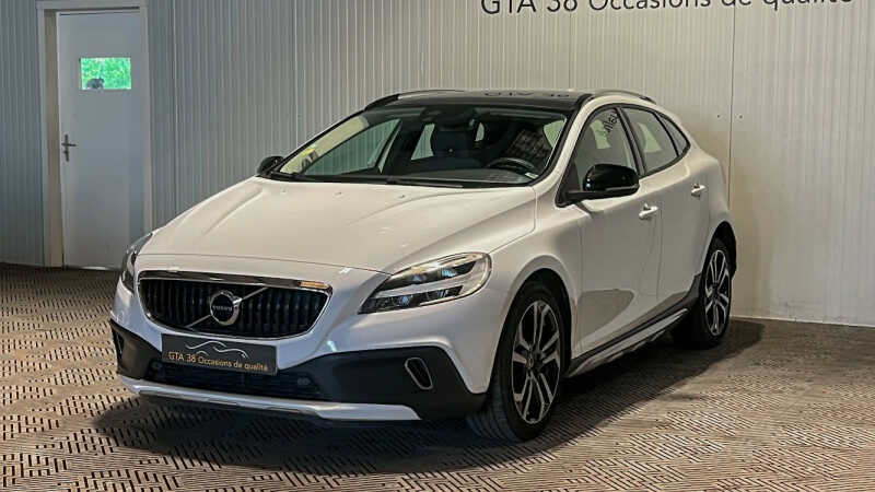VOLVO V40 CROSS COUNTRY