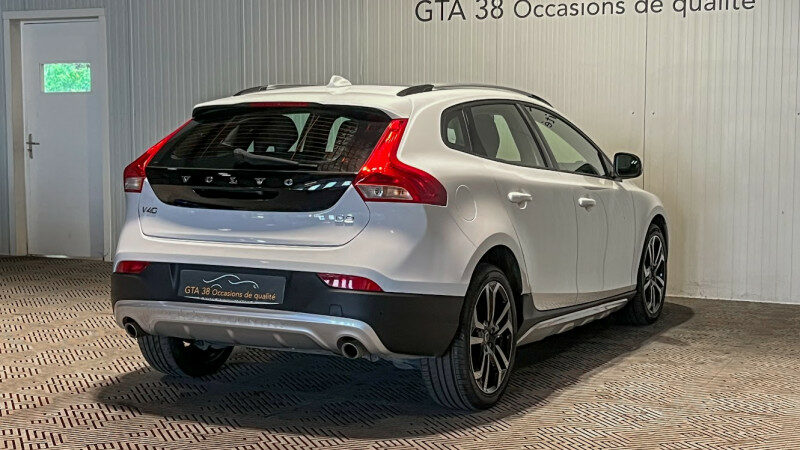VOLVO V40 CROSS COUNTRY