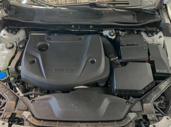 VOLVO V40 CROSS COUNTRY