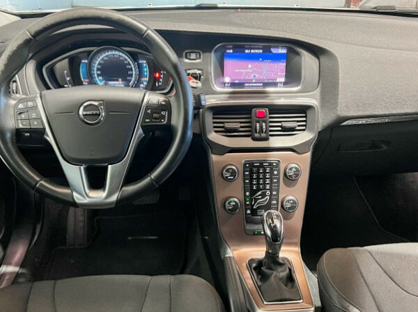 VOLVO V40 CROSS COUNTRY