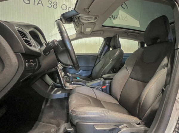 VOLVO V40 CROSS COUNTRY