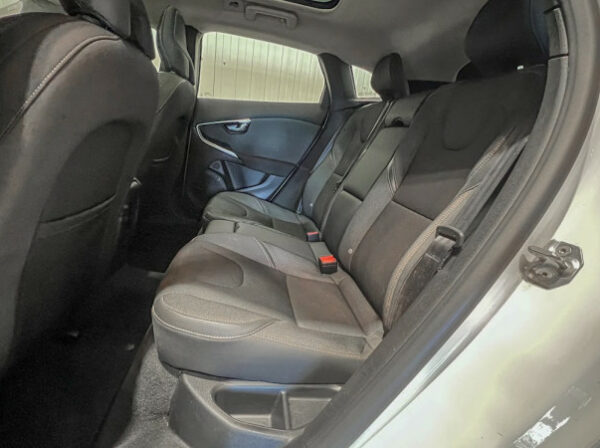 VOLVO V40 CROSS COUNTRY