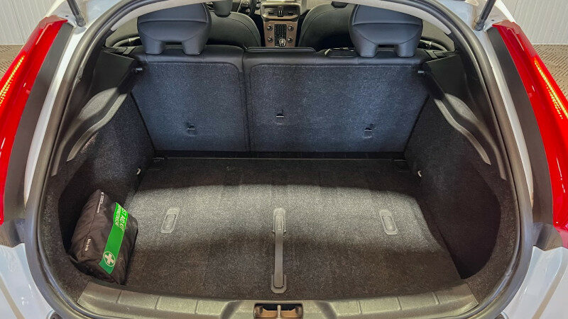 VOLVO V40 CROSS COUNTRY
